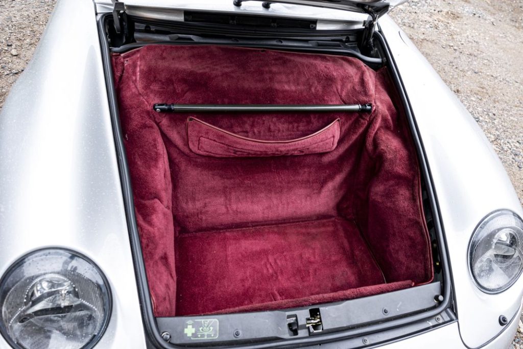 ¿Por qué este viejo Porsche 911 podría venderse por 400.000 euros? 30 Motor16 Porsche 911 Turbo S 993 1997 7 Motor16