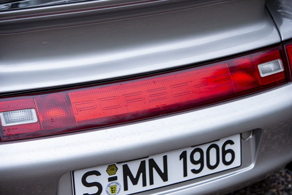 ¿Por qué este viejo Porsche 911 podría venderse por 400.000 euros? 29 Motor16 Porsche 911 Turbo S 993 1997 8 Motor16