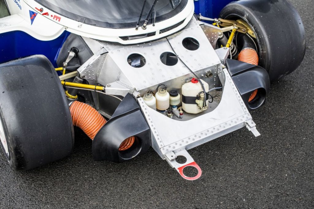 ¿Quieres este Porsche 962 oficial de Le Mans de 1985? Ahora puede ser tuyo 3 Motor16 Porsche 962 24 Horas Le Mans 34 Motor16