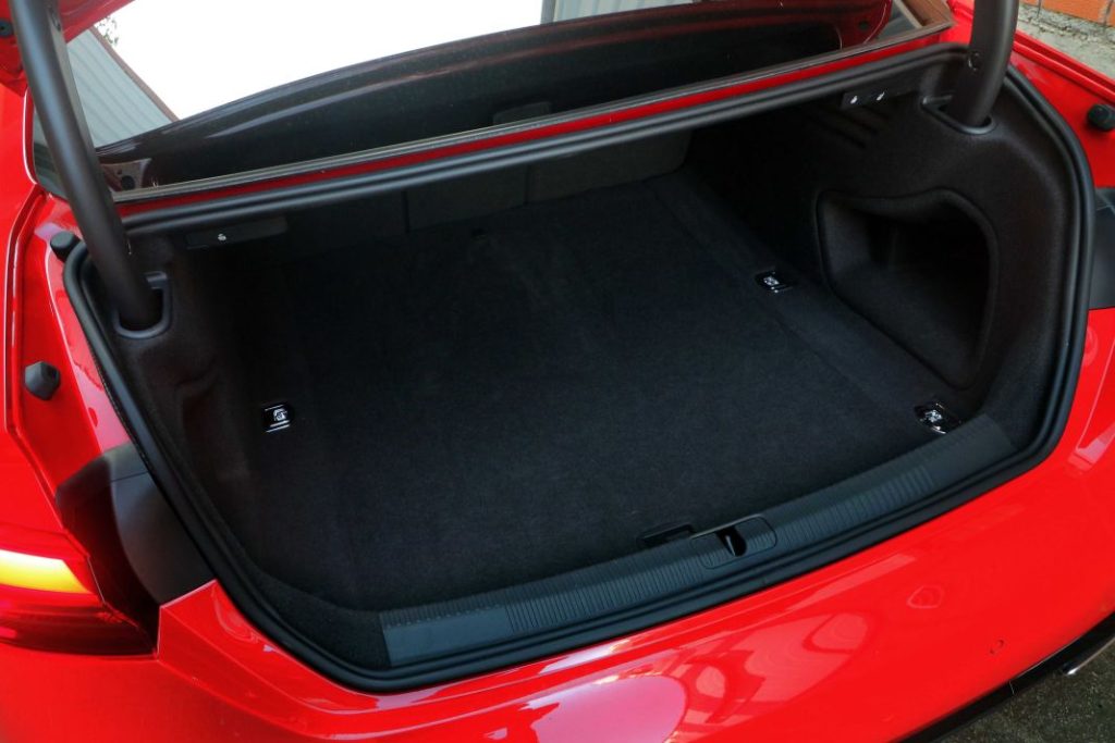 Prueba Audi A5 Coupe Black Line Edition 40 TDI quattro 204 CV S tronic 6 Motor16