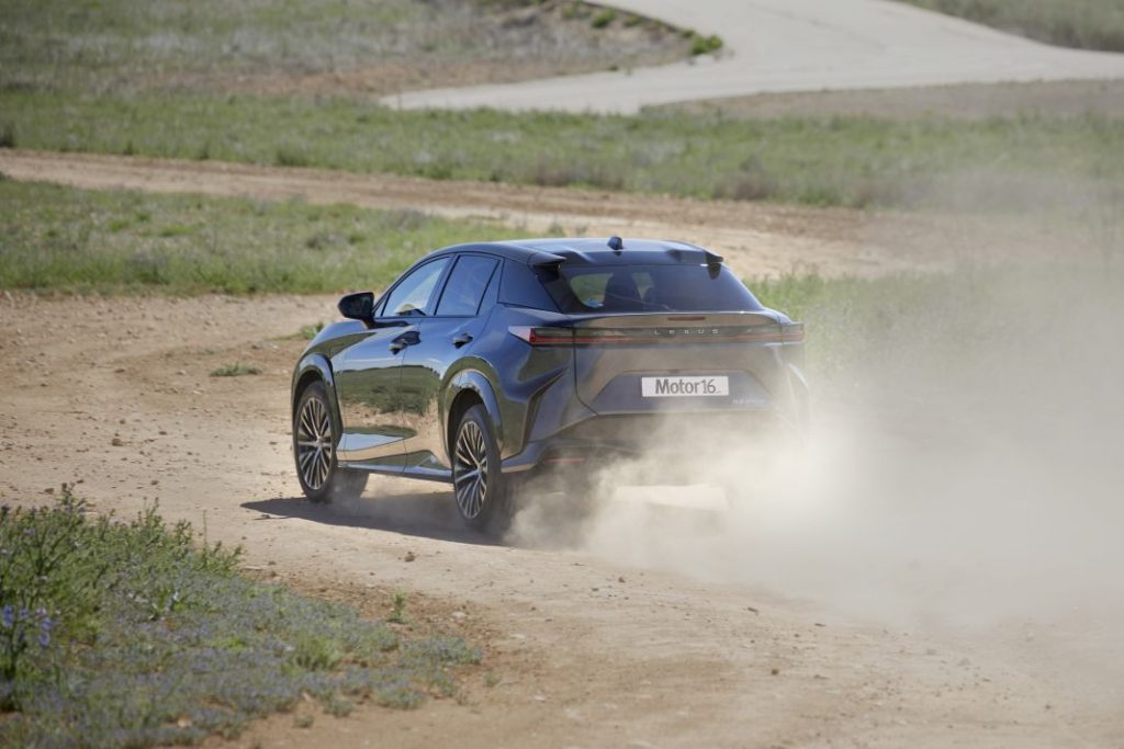 Prueba Lexus RZ 1 Motor16
