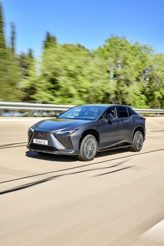 Prueba Lexus RZ 18 Motor16