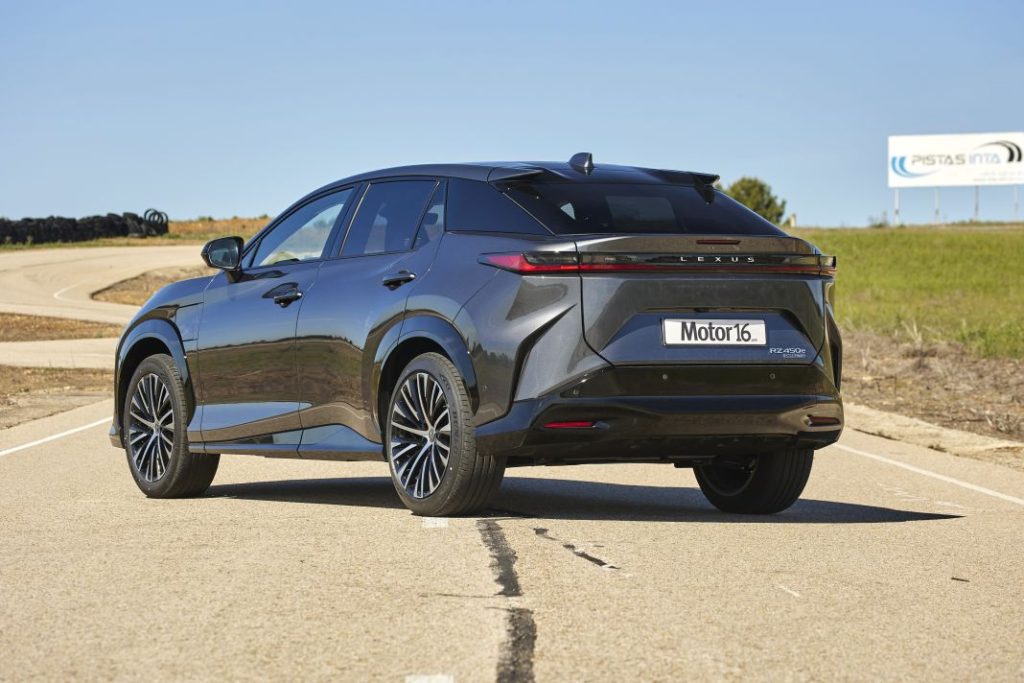 Prueba Lexus RZ 24 Motor16