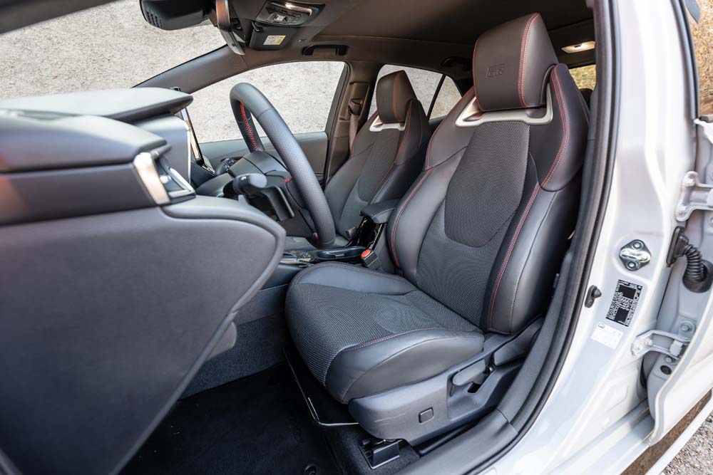 Toyota Corolla 200H GR Sport 29 Motor16