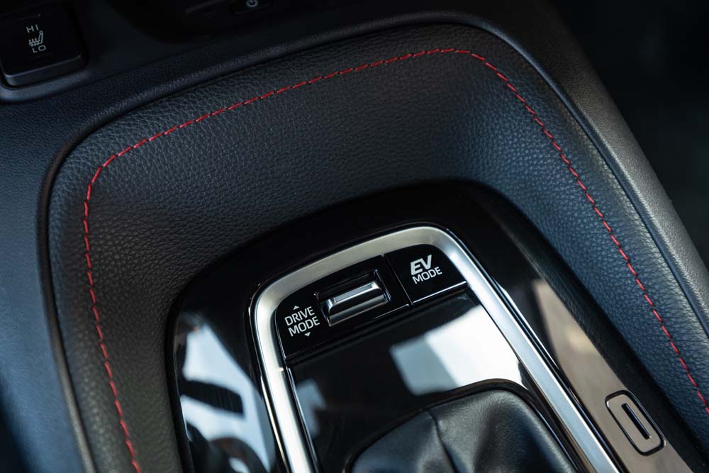 Toyota Corolla 200H GR Sport 31 1 Motor16