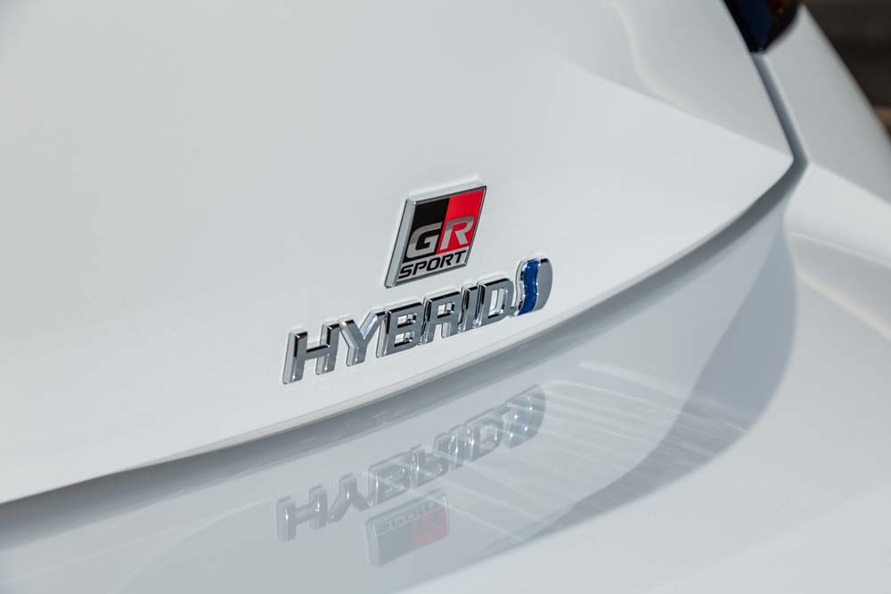 Toyota Corolla 200H GR Sport 4 Motor16