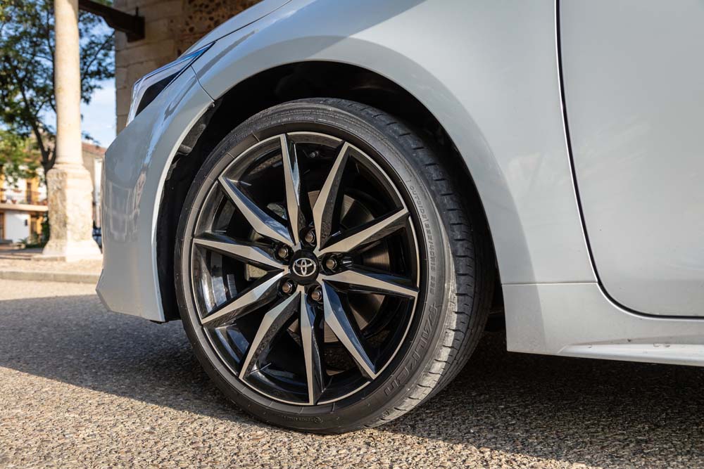 Toyota Corolla 200H GR Sport 6 Motor16