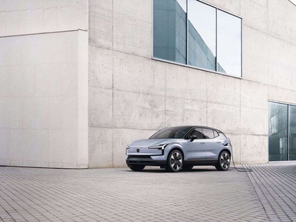 Nuevo Volvo EX30, un SUV eléctrico pequeño, pero poderoso 23 Motor16 VOLVO EX30 9 1 Motor16