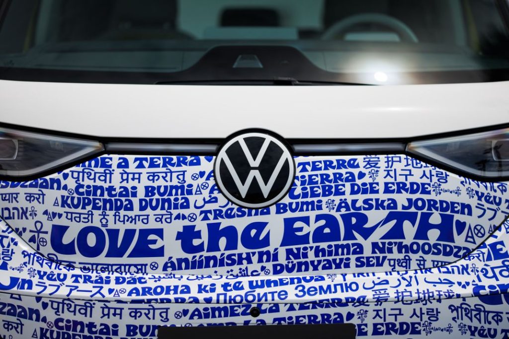 Volkswagen ID Buzz Love the Air Art Car 4 Motor16