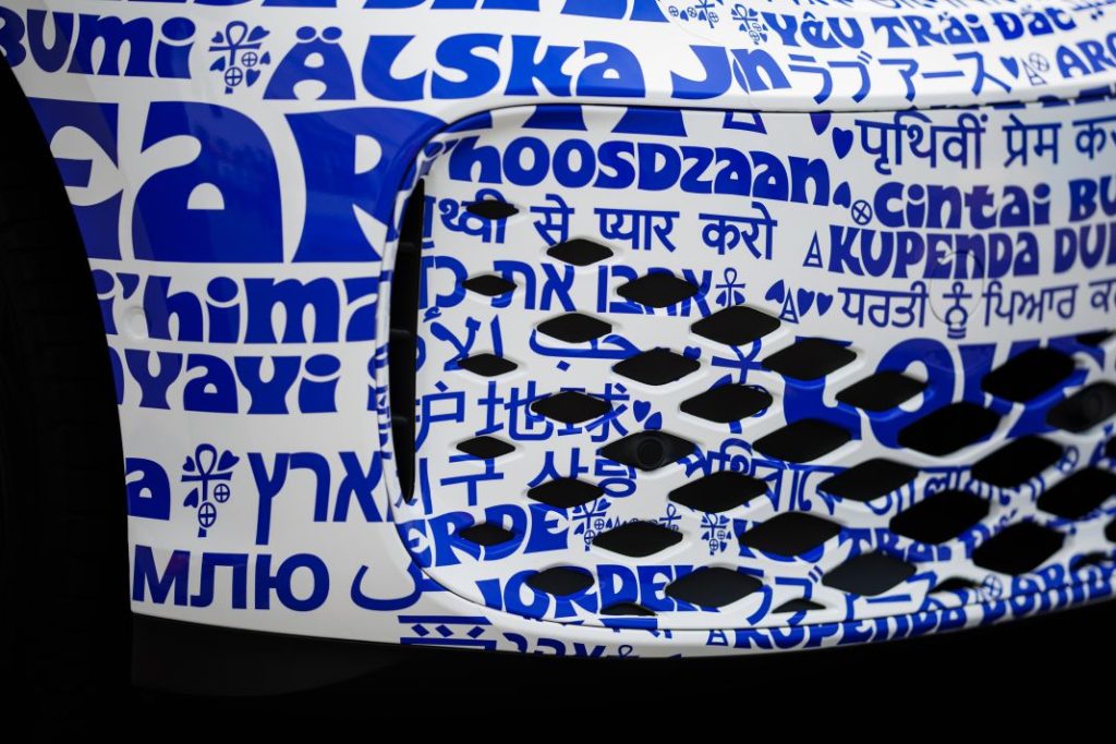 Volkswagen ID Buzz Love the Air Art Car 5 Motor16