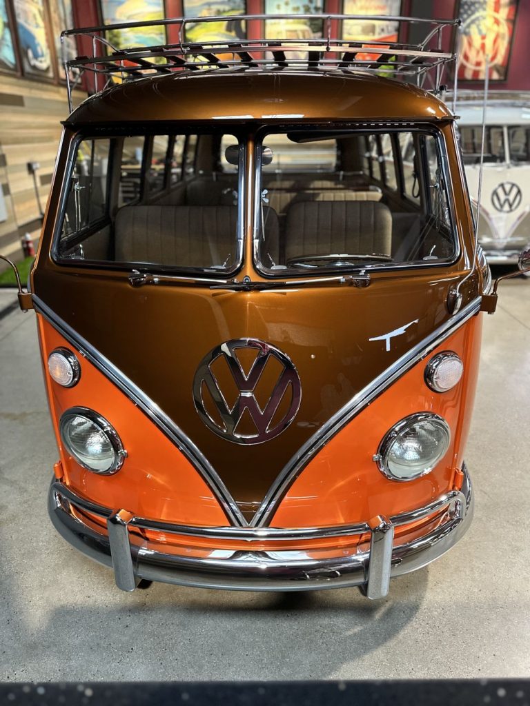 Volkswagen T1 21 ventanas de 1966 4 Motor16
