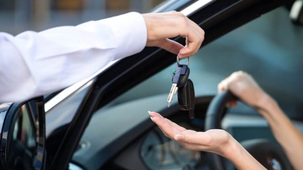 Si vas a alquilar un coche para tus vacaciones, con estos consejos no vas a fallar 154 Motor16 coche