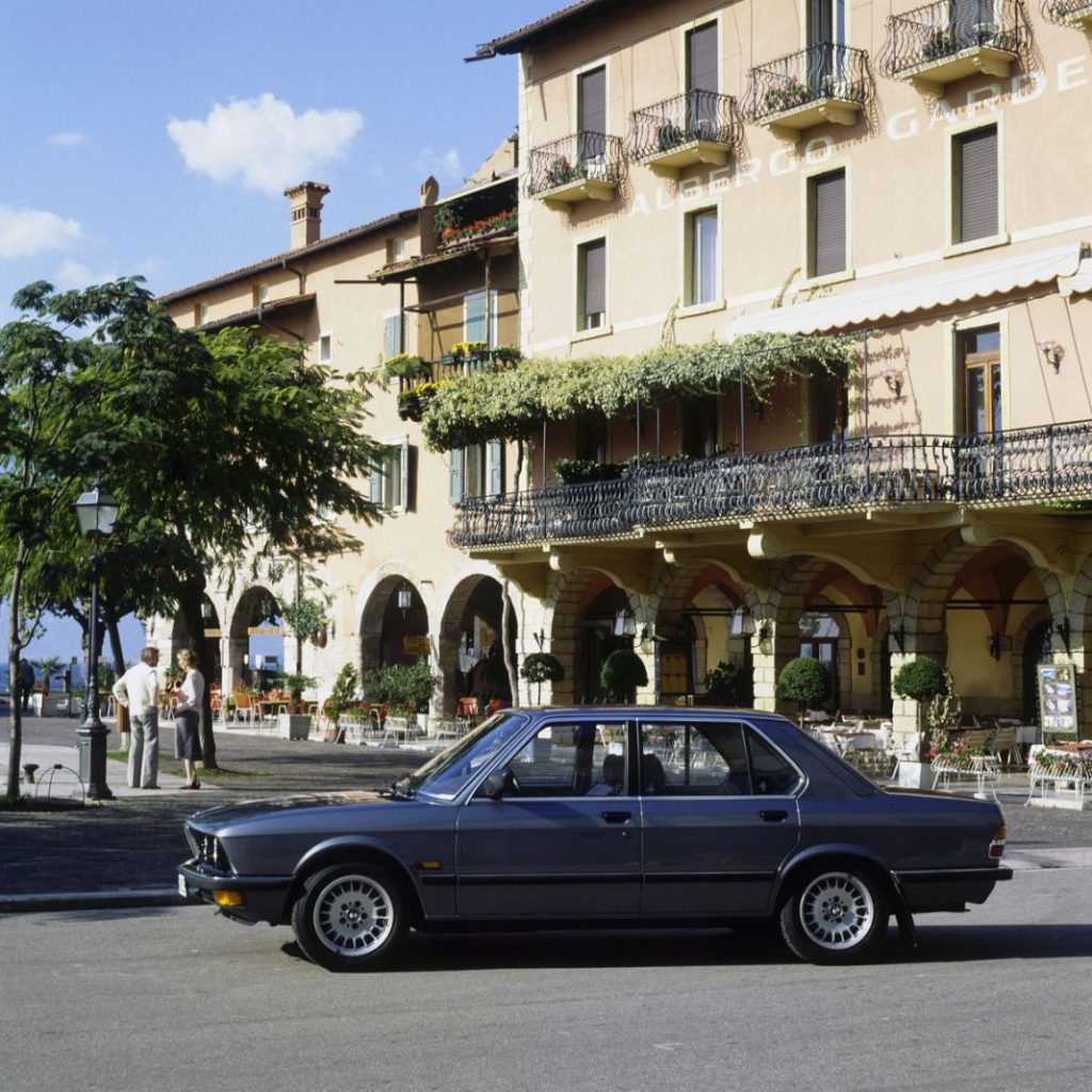 BMW Serie 5: siete generaciones de excelencia 161 Motor16 bmw 528i 2nd generat Motor16