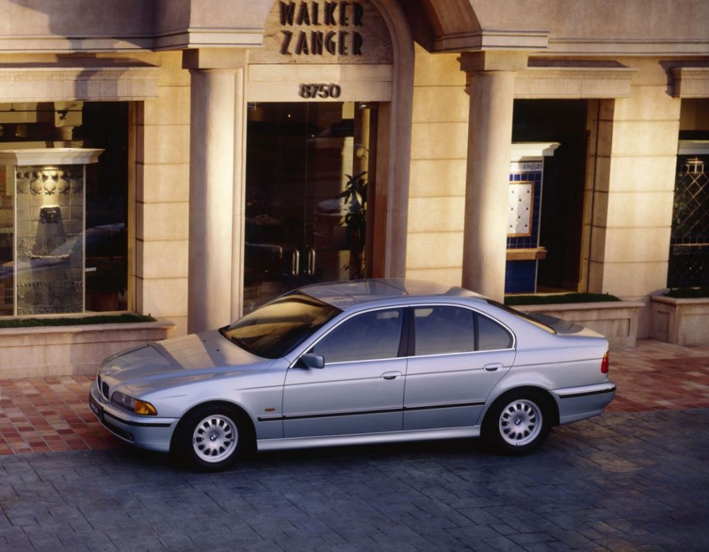 BMW Serie 5: siete generaciones de excelencia 163 Motor16 bmw 528i 4th generat Motor16