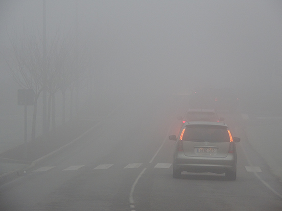 conducir con niebla respuesta fallada Motor16