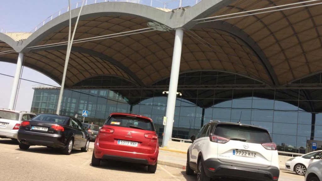 Si vas a alquilar un coche para tus vacaciones, con estos consejos no vas a fallar 157 Motor16 requisitos