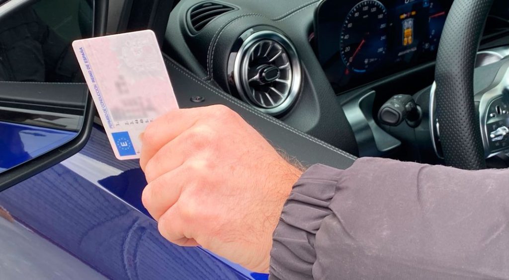 ¿Conseguir el carnet de conducir sin examen? No piques, es un timo y la DGT te está avisando 69 Motor16 cuidado