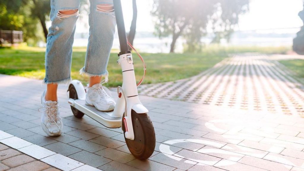 Ahora son los médicos los que cargan contra el uso de los patinetes eléctricos 134 Motor16 precaución