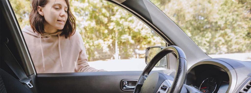 Si piensas dejar tu coche a alguien, este es el trámite que la DGT te va a exigir desde ya 208 Motor16 QR