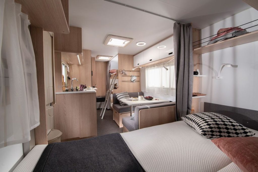 La caravana low cost perfecta tiene cuatro camas y es más cómoda que un hotel 1 Motor16 imagen 117 Motor16