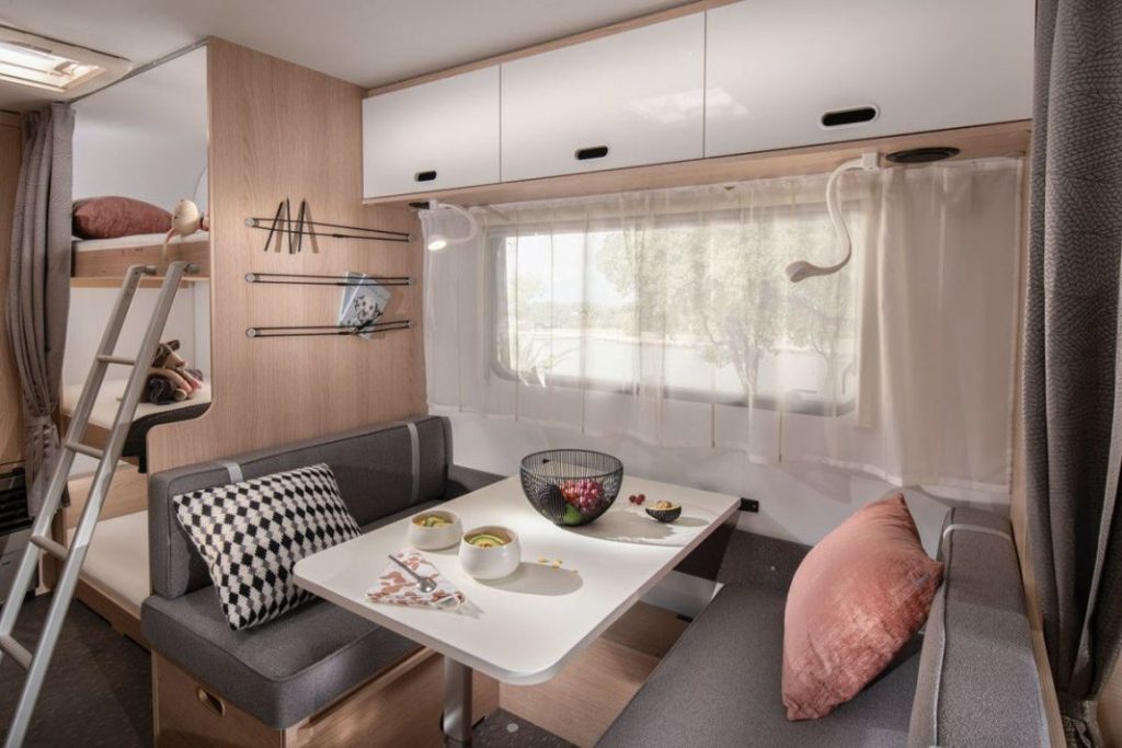 La caravana low cost perfecta tiene cuatro camas y es más cómoda que un hotel 7 Motor16 imagen 123 Motor16