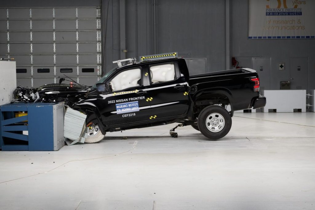 ¿Te preocupa la seguridad de los pick ups de talla europea? Al IIHS también 2 Motor16 nissan frontier seguridad iihs Motor16