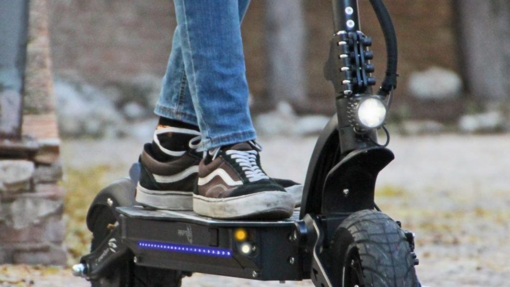 Patinetes eléctricos en el punto de mira: estos son los vehículos eléctricos que le van a complicarle la vida 262 Motor16 patinete edited Motor16