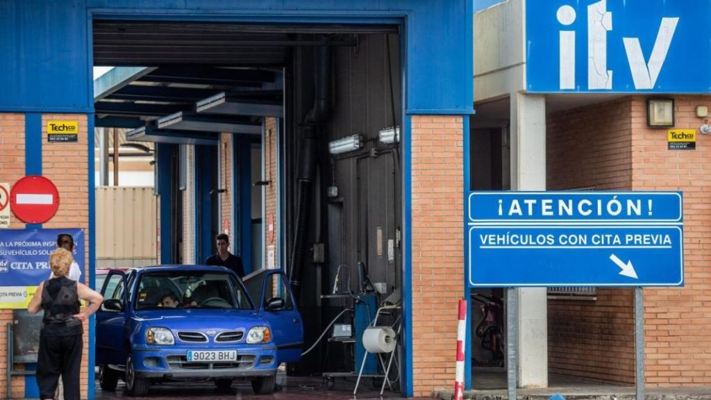 No eres el único que teme a la ITV. Ellos también tienen dos graves problemas a resolver ya 25 Motor16 camino