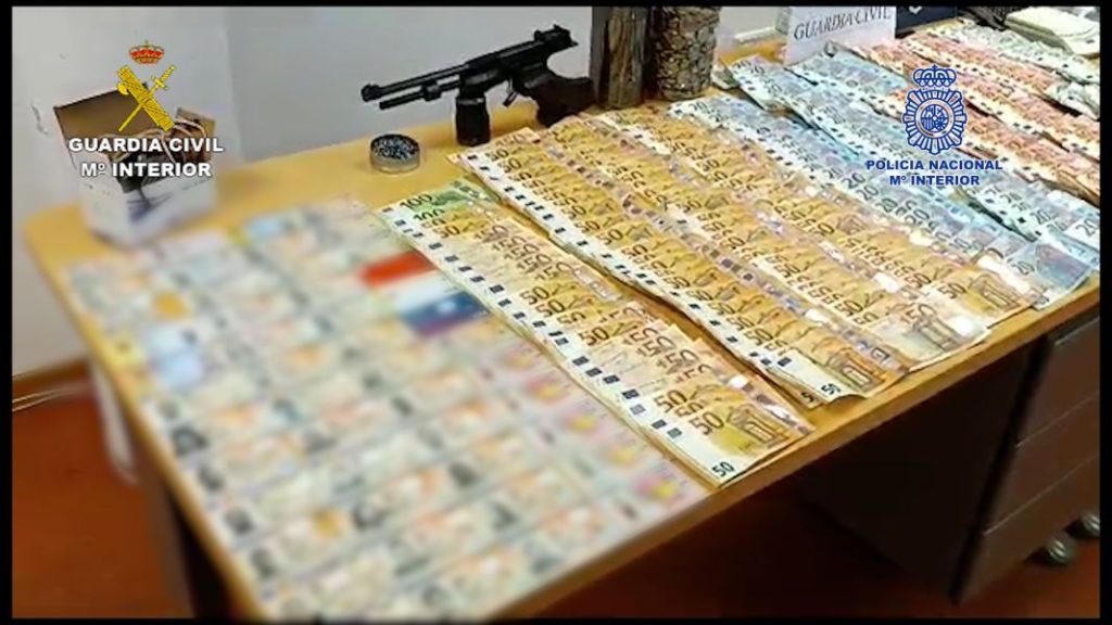 El último timo del carné de conducir: entre 1.800 y 3.500 euros por un permiso falso 1 Motor16 trama de carnes falsos junio 2023 Motor16