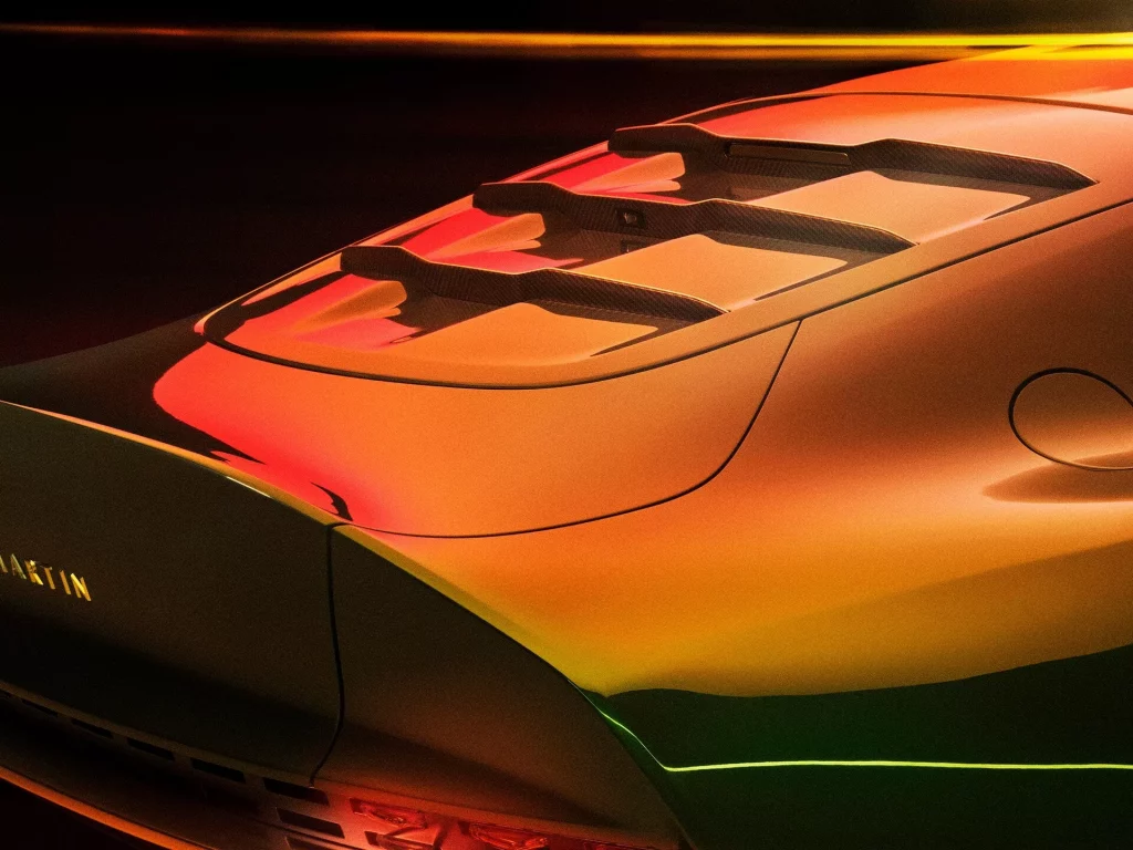 Valour. El Aston Martin más especial, cuelga el cartel de 'todo vendido' 21 Motor16 2023 Aston Martin Valour 19 Motor16