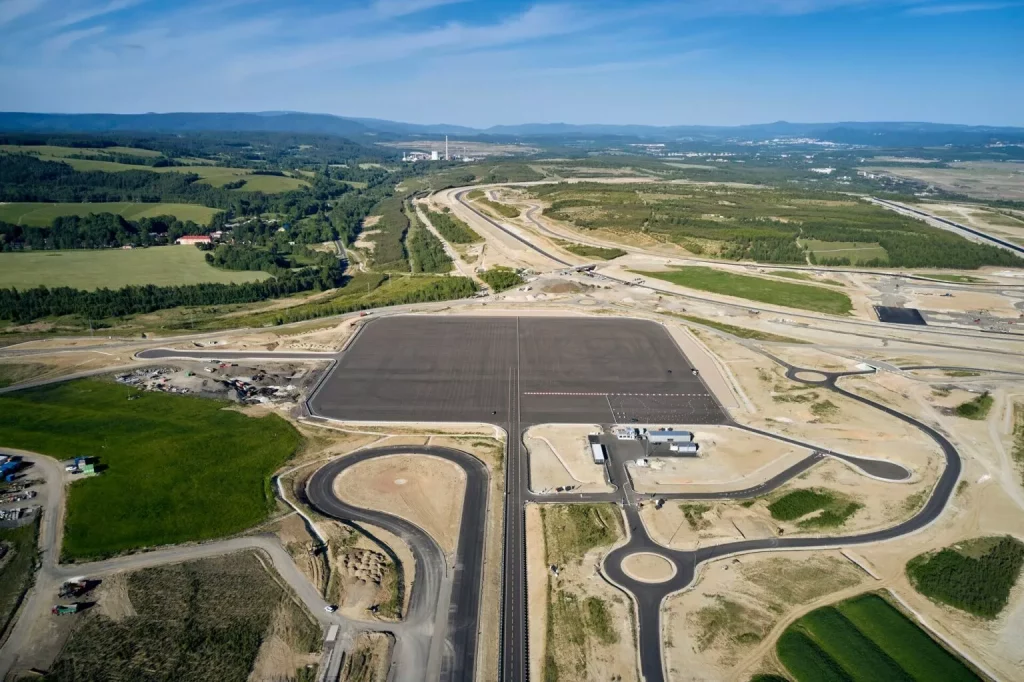 2023 BMW Centro de Pruebas de vehículos autónomos República Checa. Imagen aérea.
