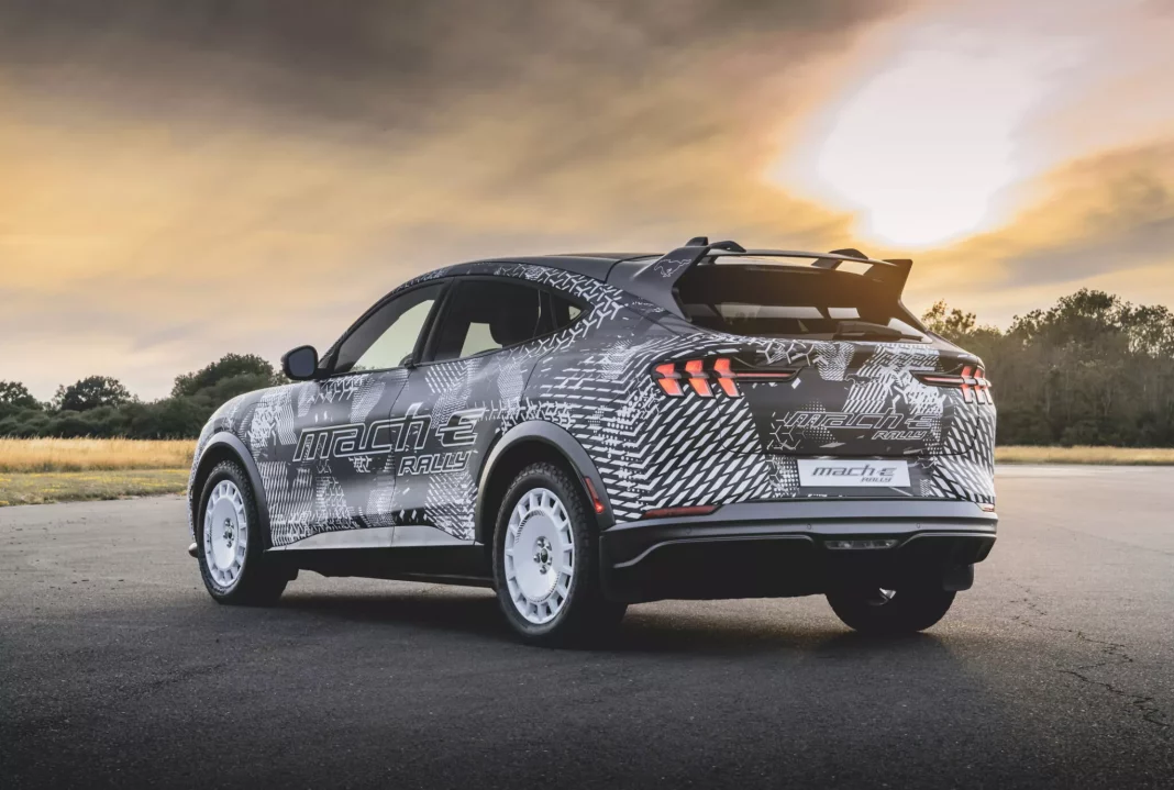 2023 Ford Mustang Mach-E Rally. Imagen portada.