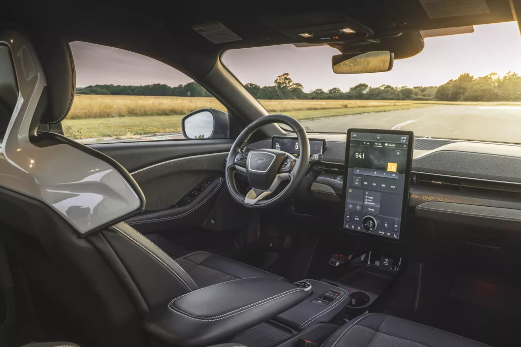 2023 Ford Mustang Mach-E Rally. Imagen interior.