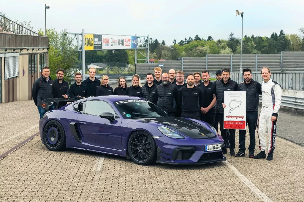 2023 Manthey Porsche Cayman GT4 RS 2 Motor16