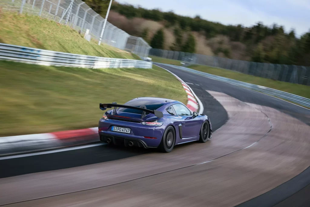 2023 Manthey Porsche Cayman GT4 RS 5 Motor16