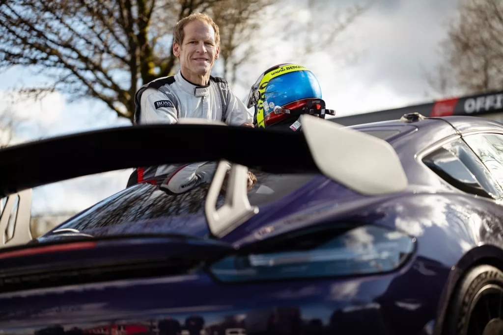 2023 Manthey Porsche 718 Cayman GT4 RS. Imagen detalle alerón.