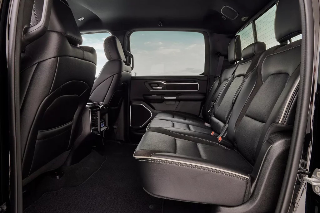 2023 Ram 1500 Laramie Sport 14 Motor16