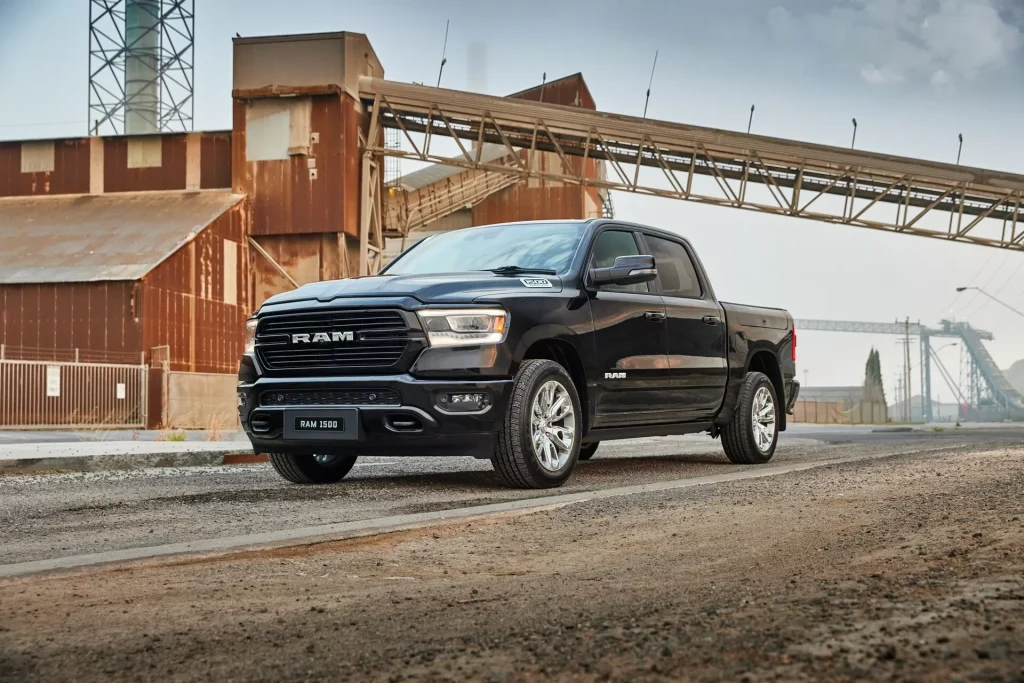 2023 Ram 1500 Laramie Sport 2 Motor16