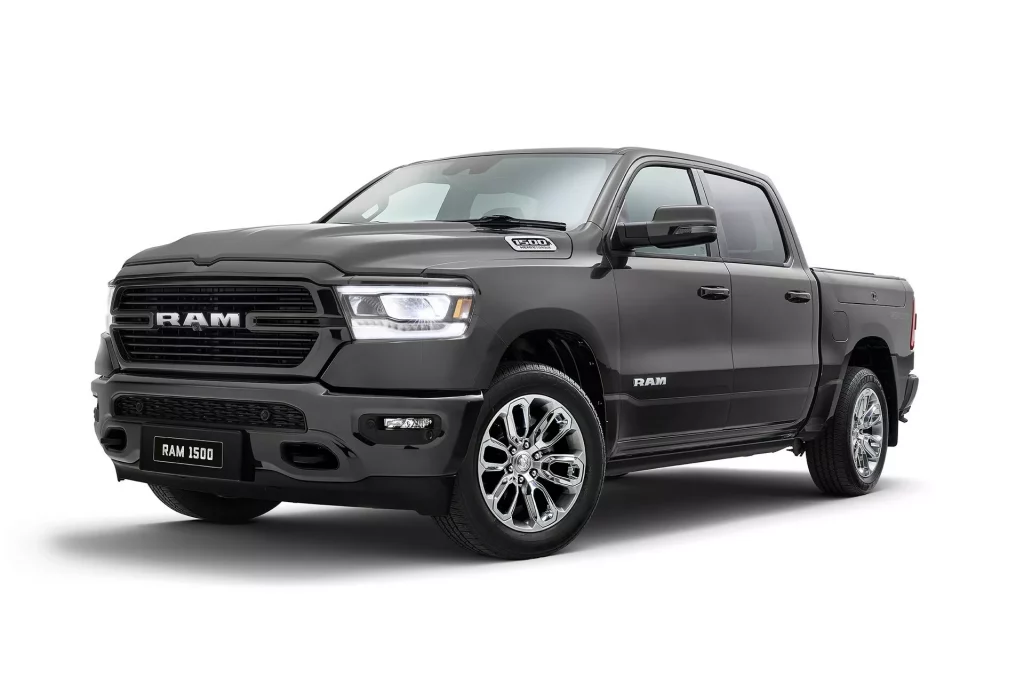 2023 Ram 1500 Laramie Sport 8 Motor16
