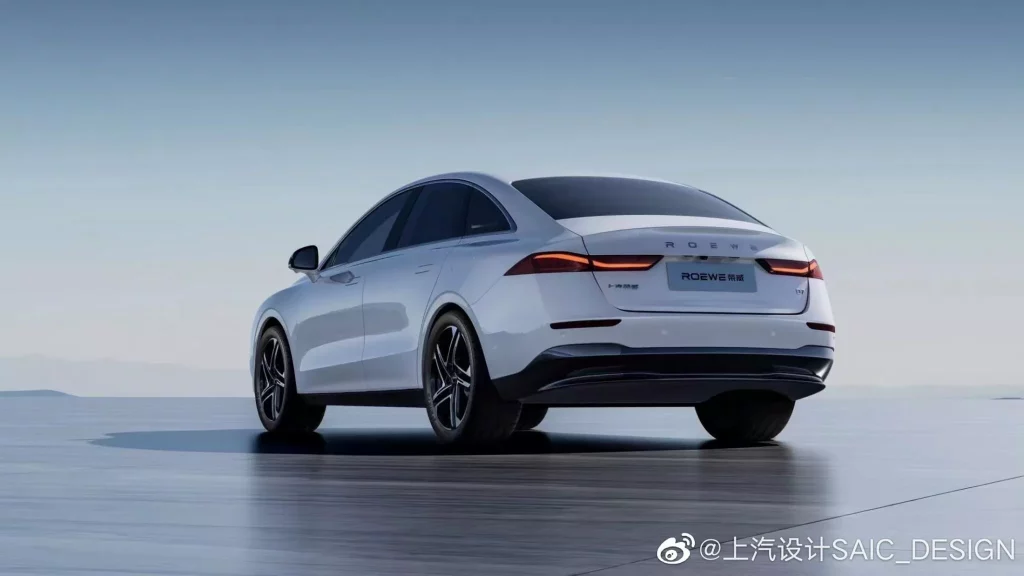 2024 Roewe D7 PHEV. Imagen trasera.