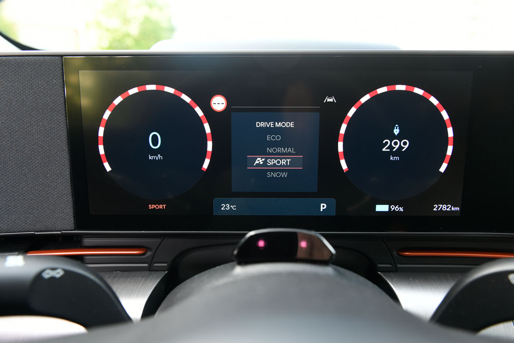 Hyundai Kona EV: conducimos un SUV '0 emisiones' que mejora en todo 31 Motor16 2023 al volante Hyundai Kona EV 12 Motor16