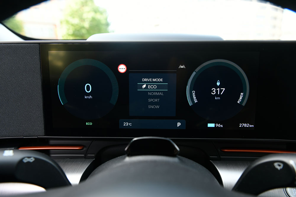 Hyundai Kona EV: conducimos un SUV '0 emisiones' que mejora en todo 32 Motor16 2023 al volante Hyundai Kona EV 13 Motor16