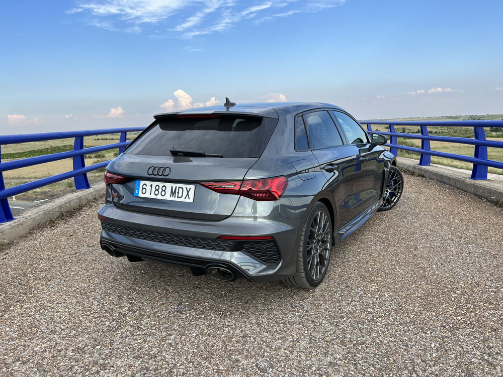 2023 Audi RS3 Performance Sportback. Prueba. Imagen estática trasera.