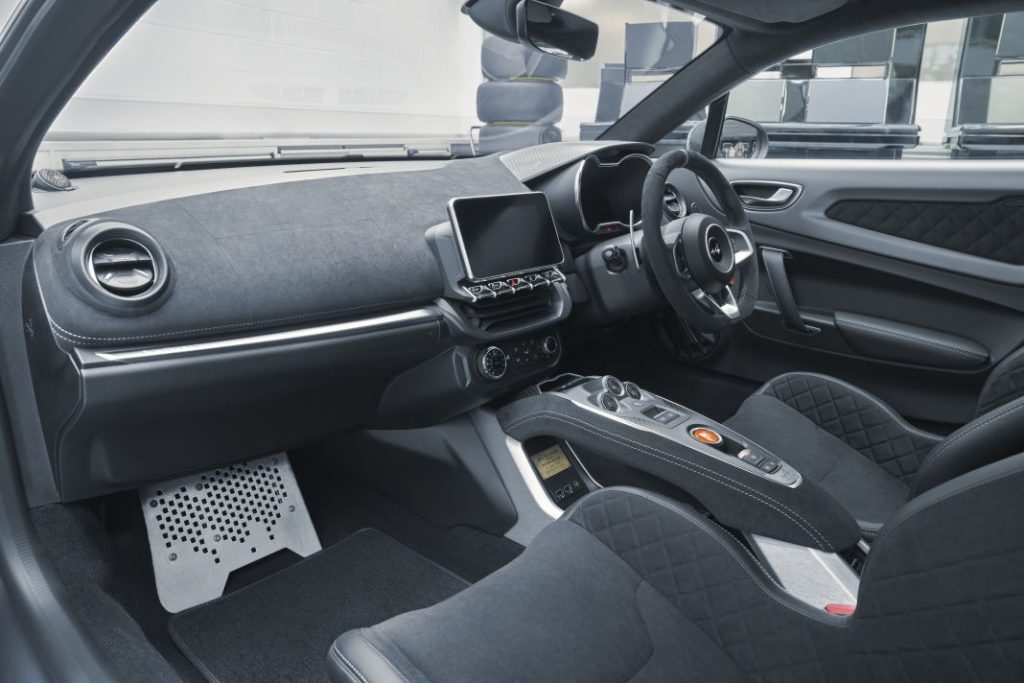 Alpine A110 S Enstone Edition: 300 unidades con piezas fabricadas en el “taller” de Fórmula 1 19 Motor16 Alpine A110 S Enstone Edition 8 Motor16