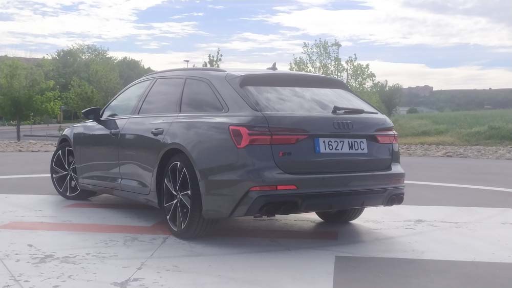 Audi S6 Avant.