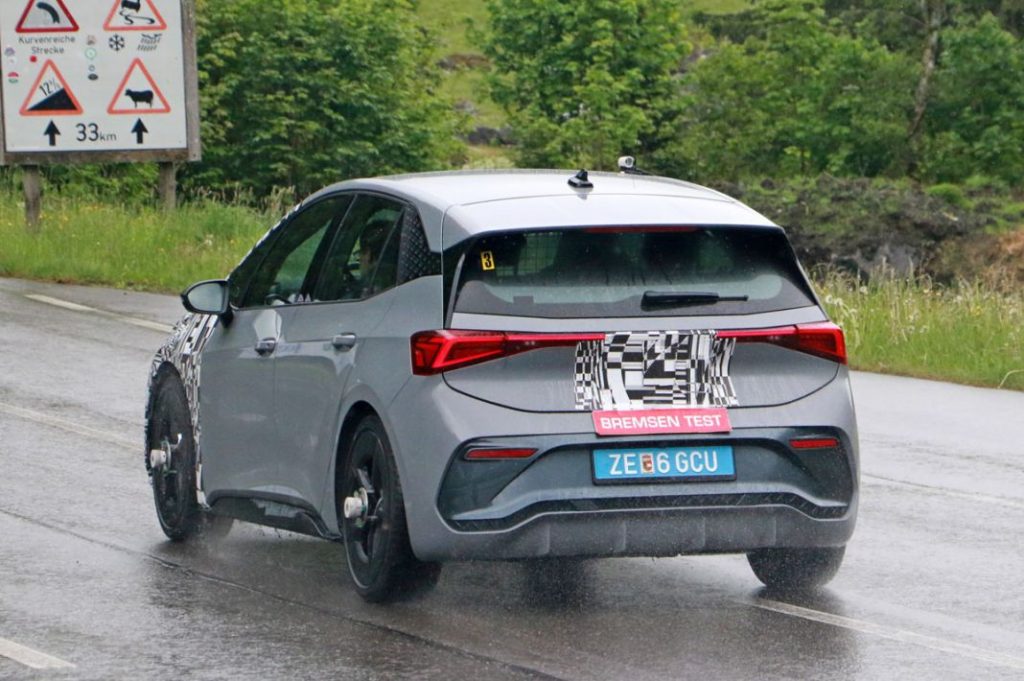 Al Cupra Born le llega la hora de renovarse 12 Motor16 Cupra Born facelift 10 Motor16