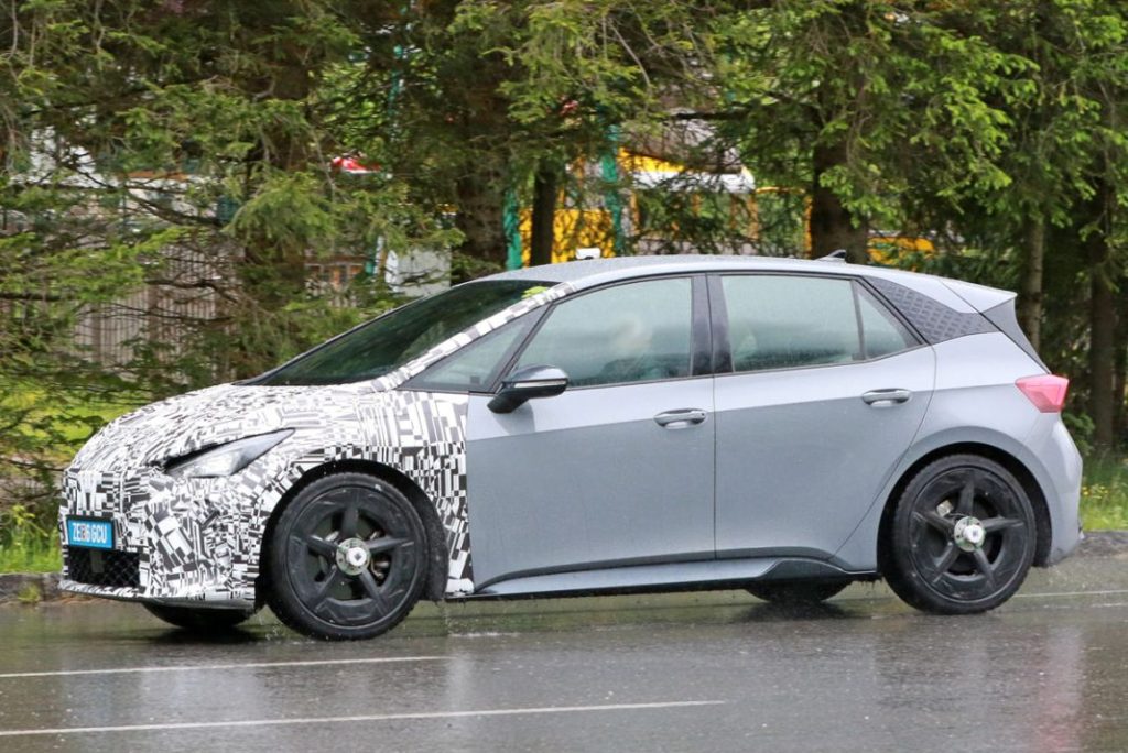 Al Cupra Born le llega la hora de renovarse 15 Motor16 Cupra Born facelift 13 Motor16