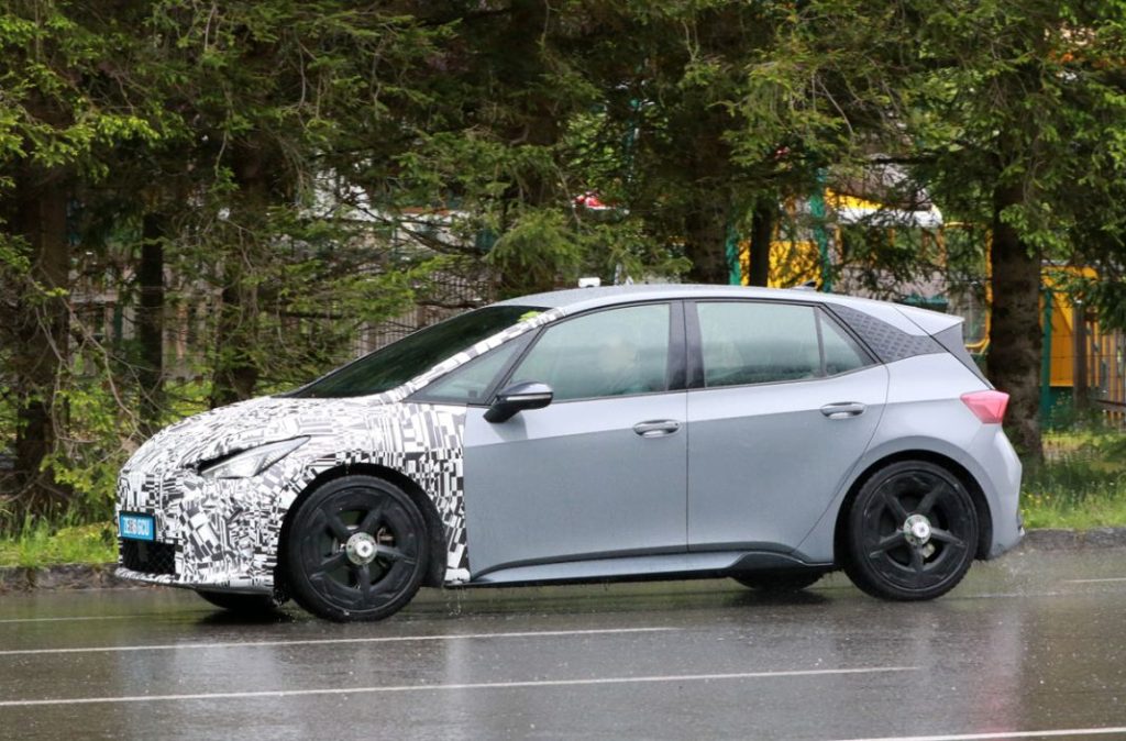 Al Cupra Born le llega la hora de renovarse 16 Motor16 Cupra Born facelift 14 Motor16