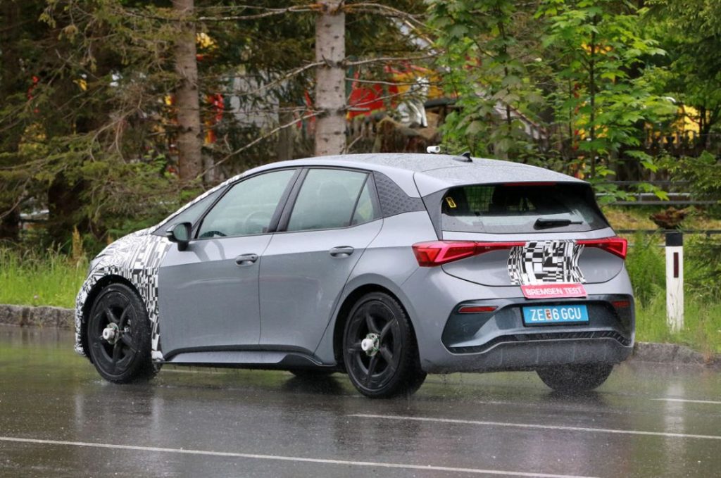 Al Cupra Born le llega la hora de renovarse 19 Motor16 Cupra Born facelift 17 Motor16