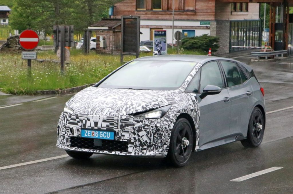 Al Cupra Born le llega la hora de renovarse 4 Motor16 Cupra Born facelift 2 Motor16
